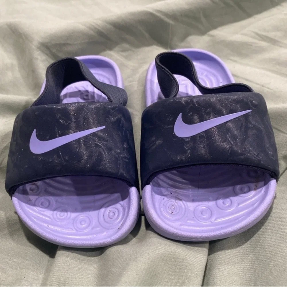 Nike Kids black Purple Slide Sandals easy on with back strap sz 4c